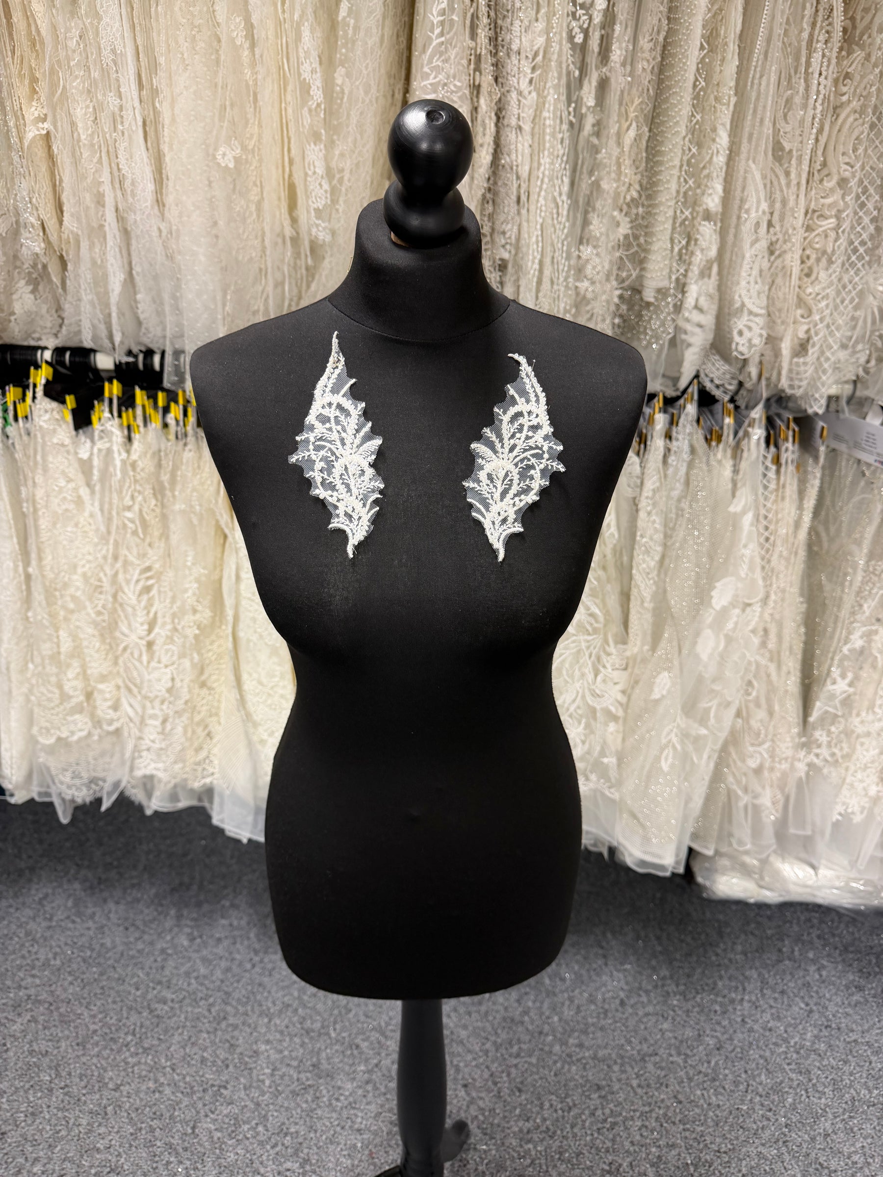 Ivory Beaded Lace Appliques - MT4012