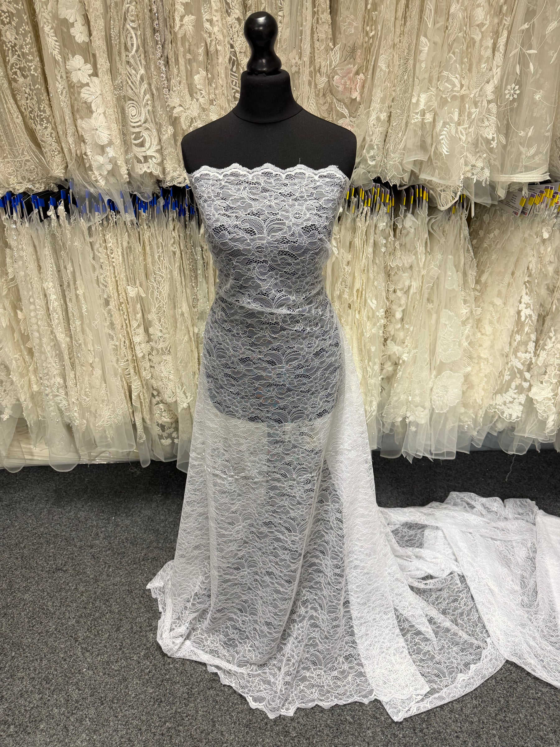 White Raschel Lace - P412