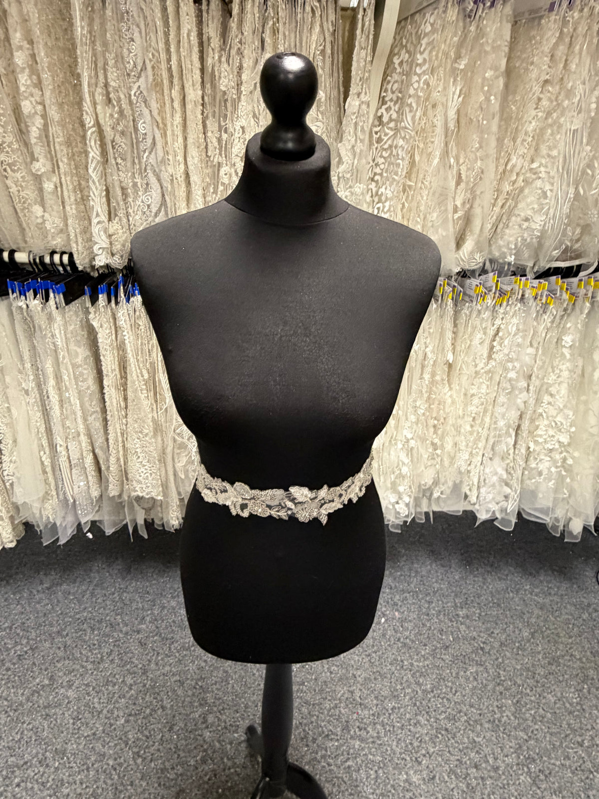 Ivory Crystal Trim - T373