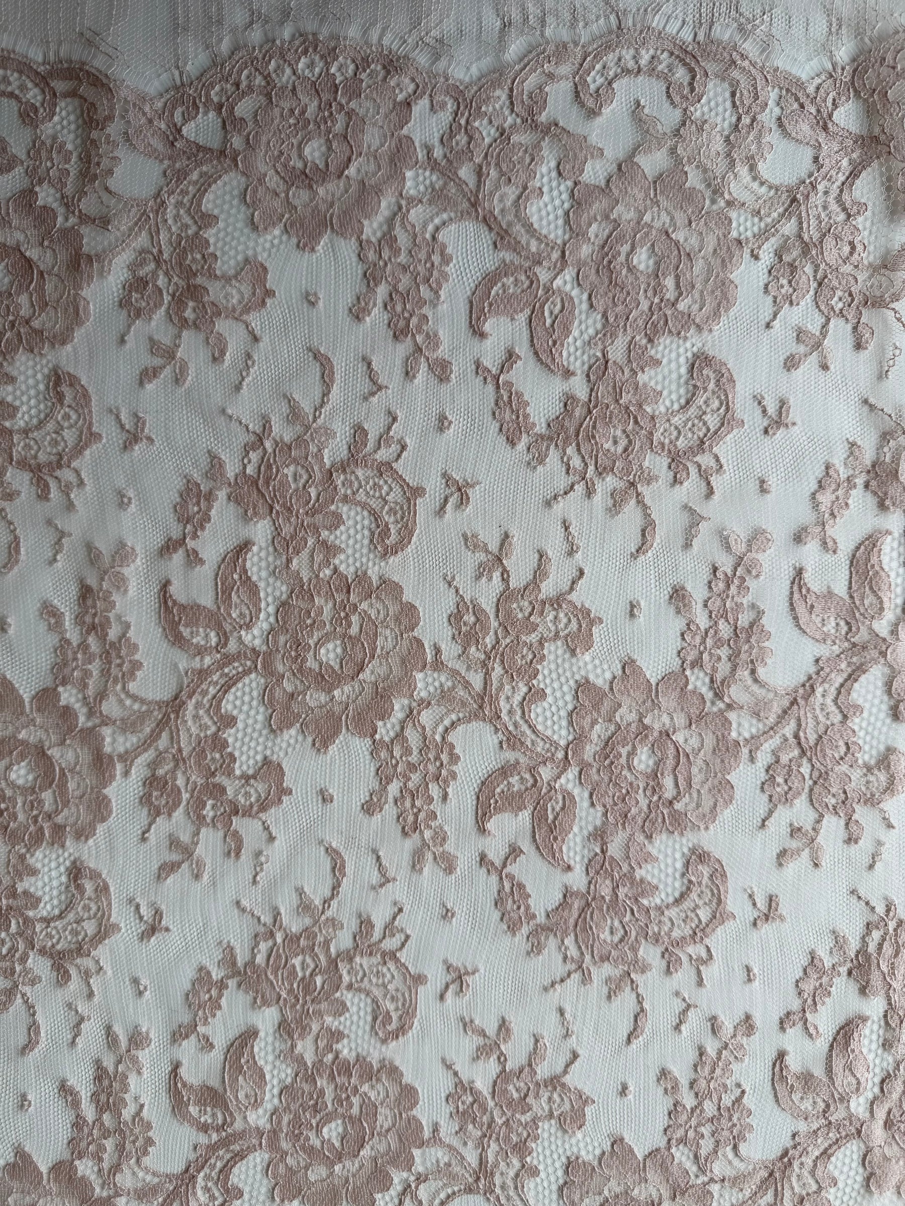 Dusky Rose Chantilly Lace - P205