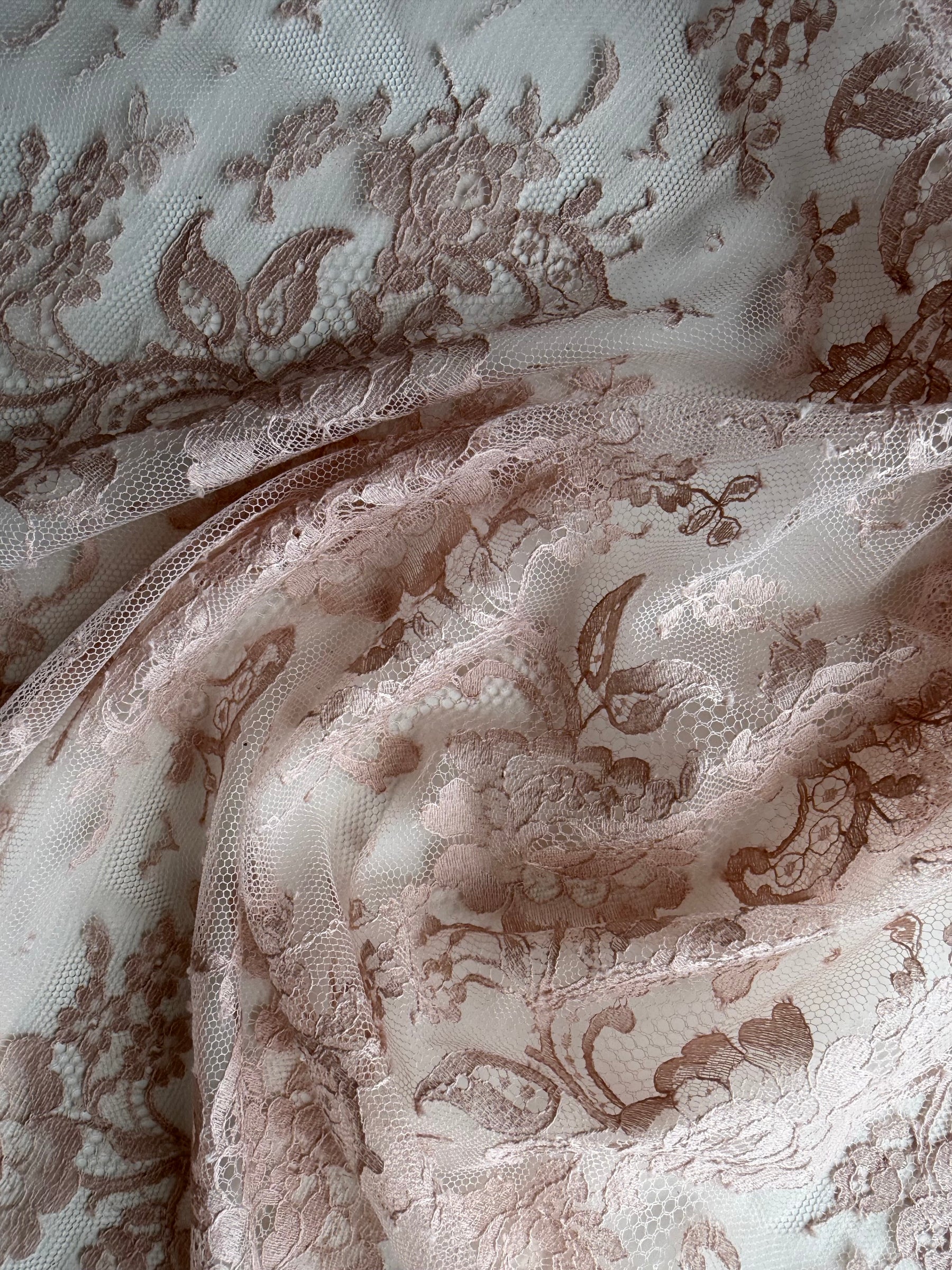 Dusky Rose Chantilly Lace - P205