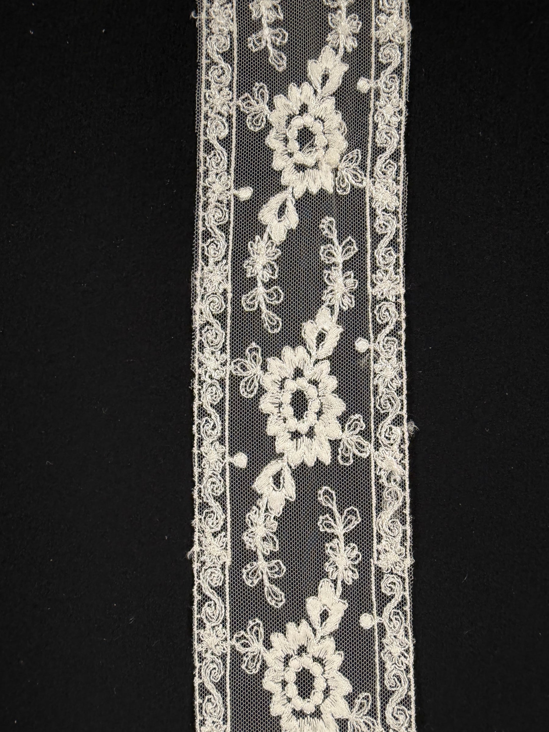 Ivory Edging - T235