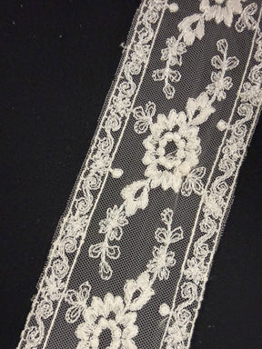 Ivory Edging - T235