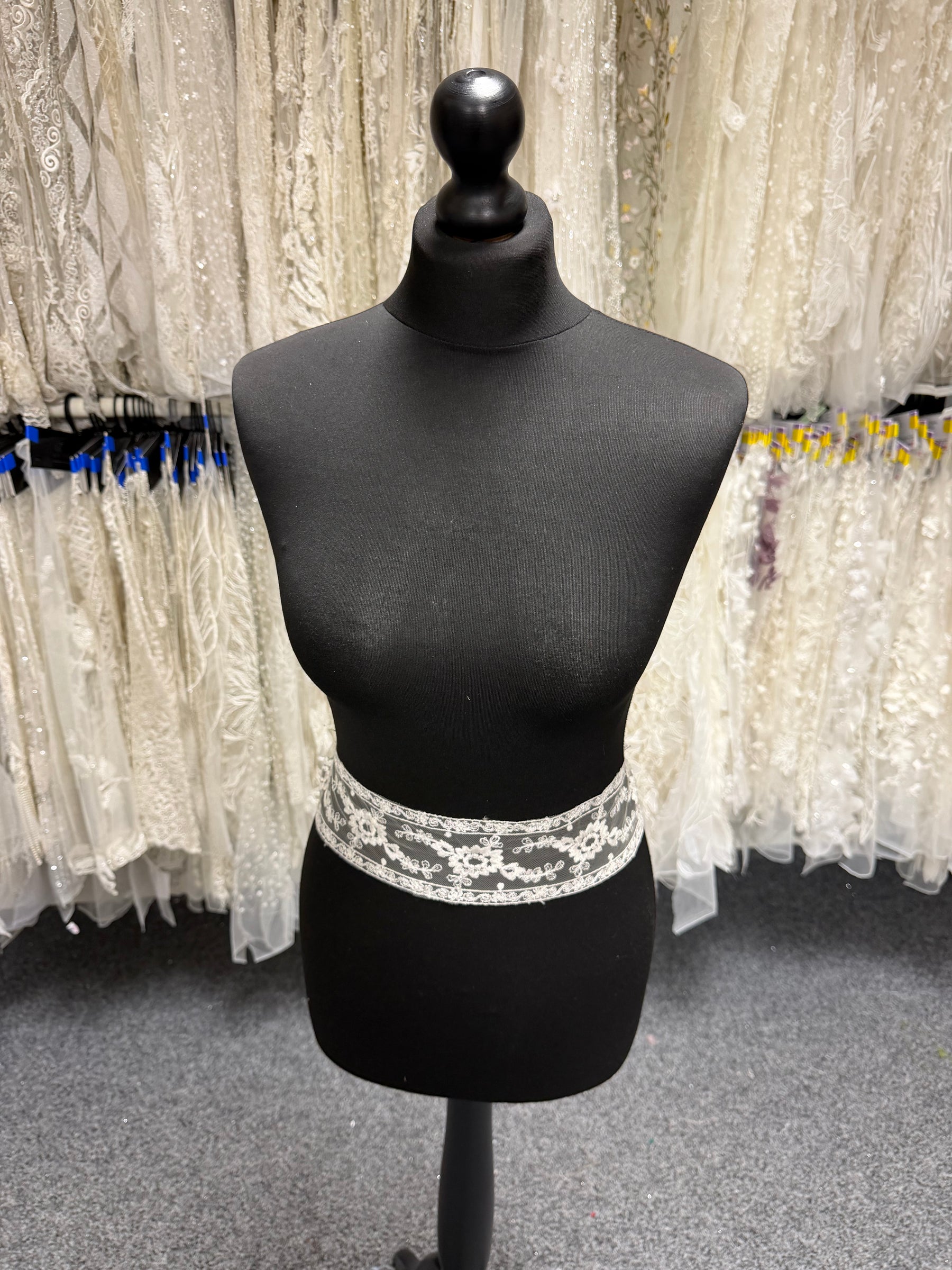 Ivory Edging - T235