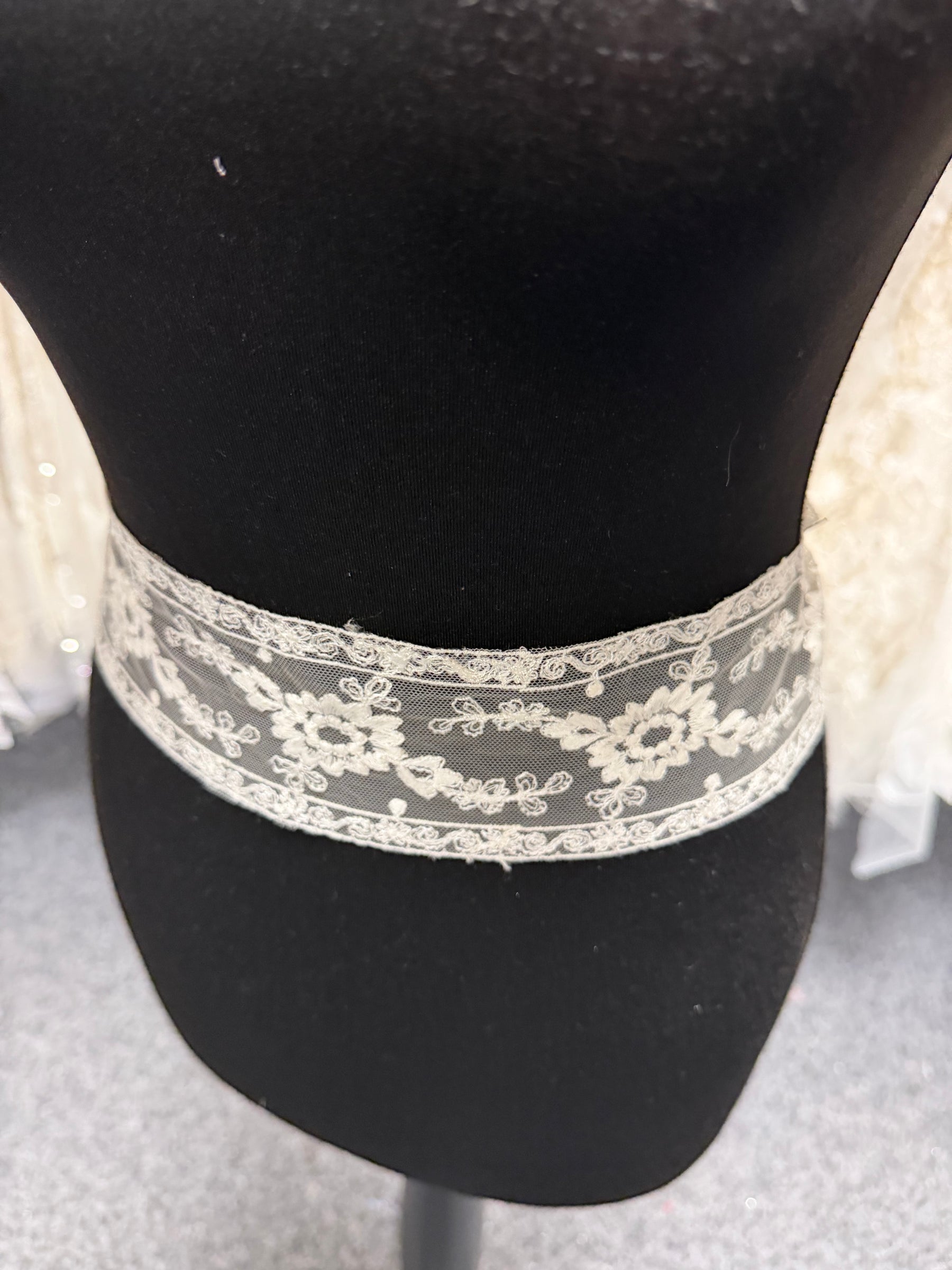Ivory Edging - T235