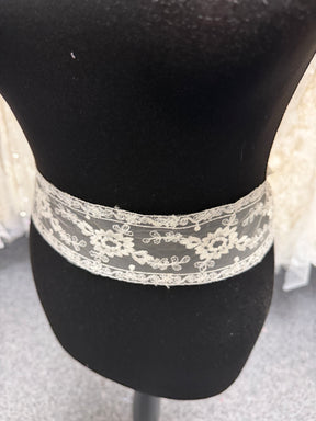 Ivory Edging - T235