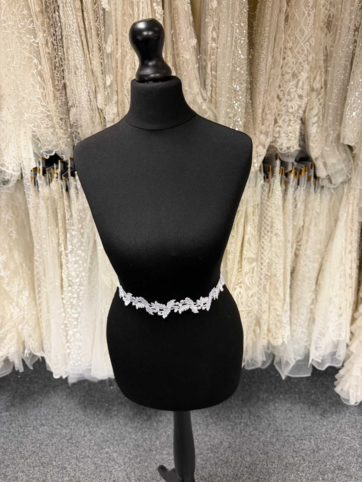 White Guipure Lace Trim - T319