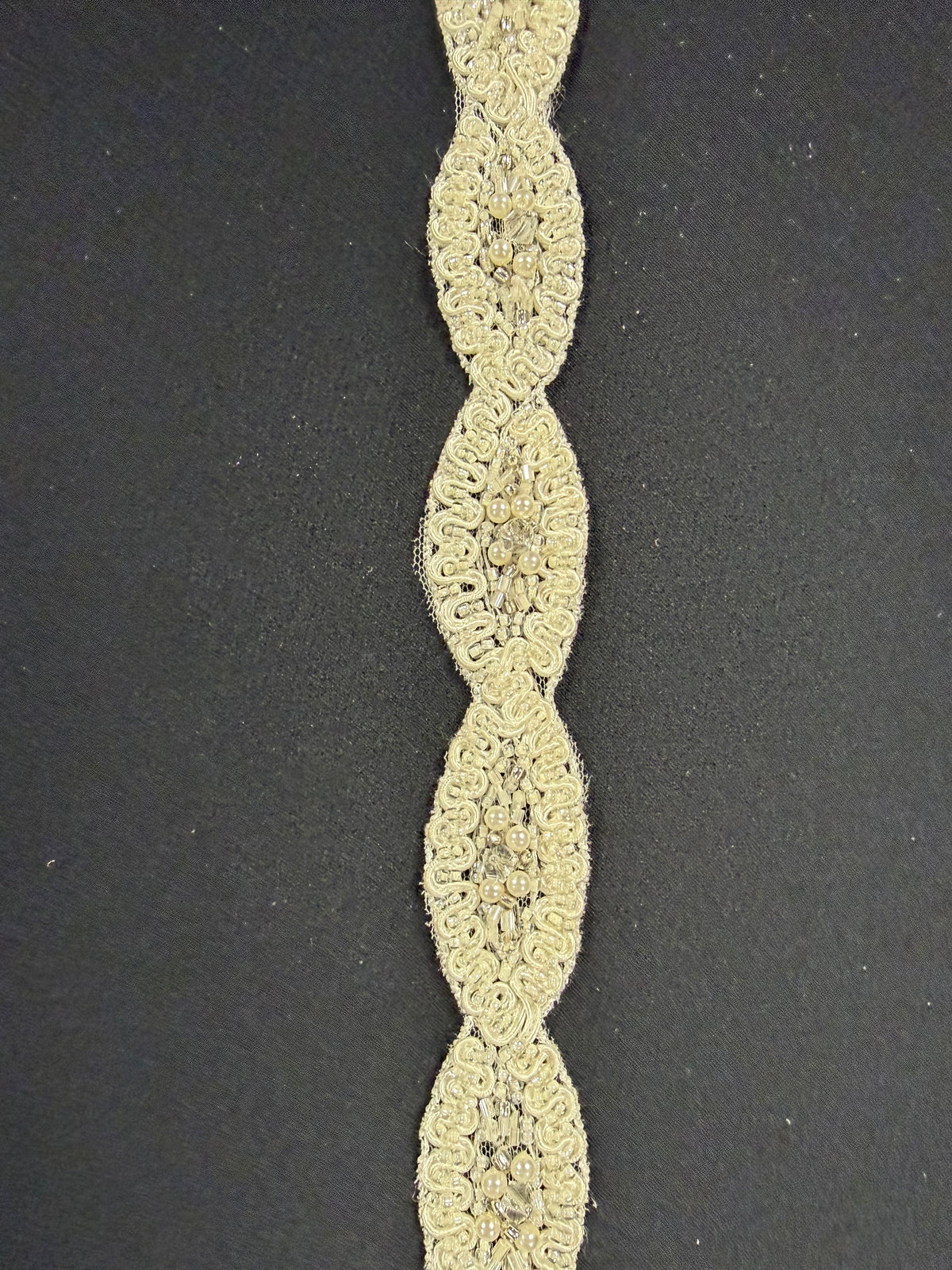 Ivory Beaded Edging - T317