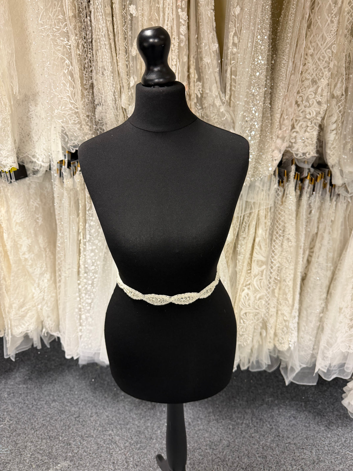 Ivory Beaded Edging - T317
