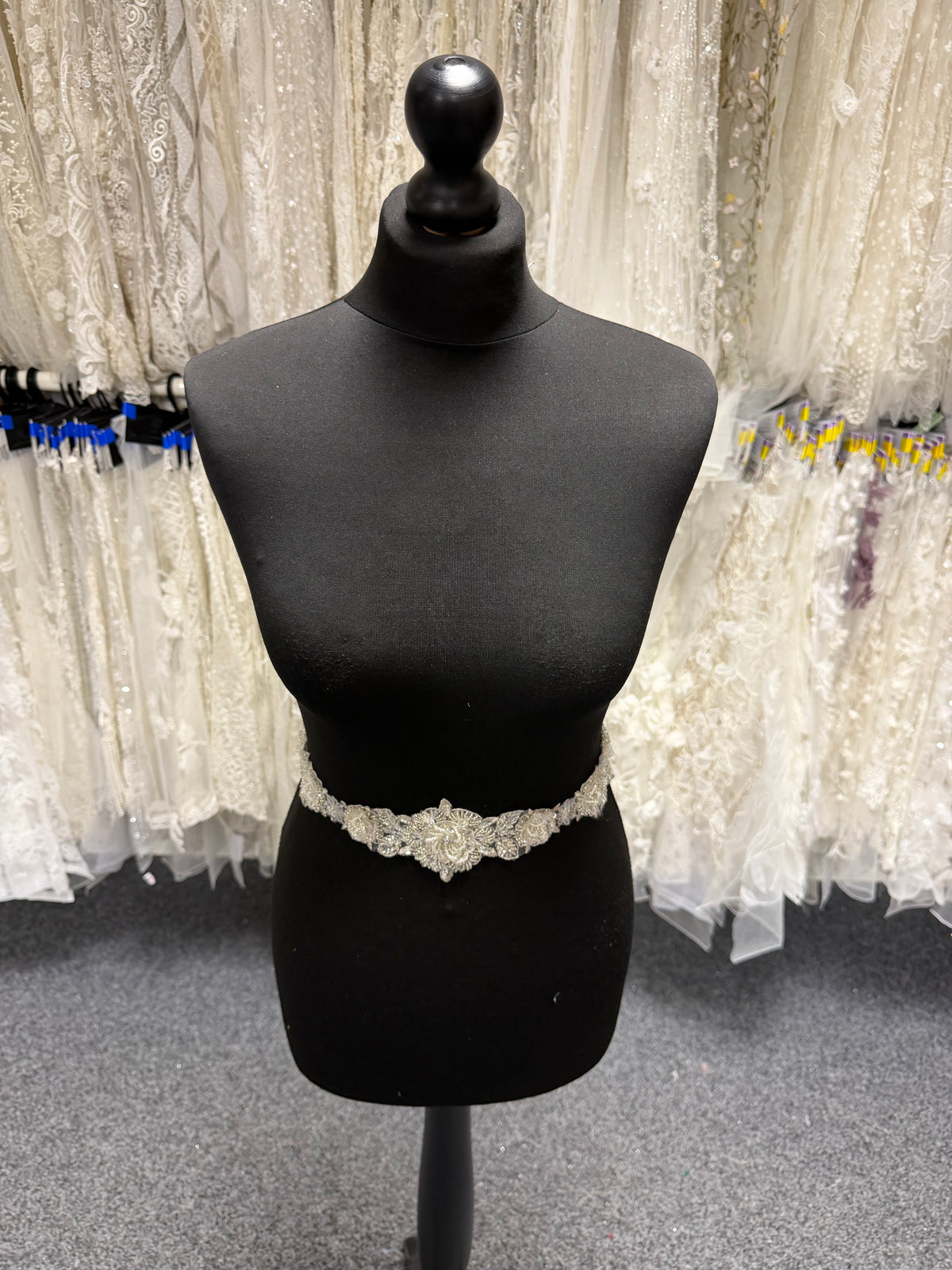 Ivory/Silver 3D Beaded Sequin Edging - T436
