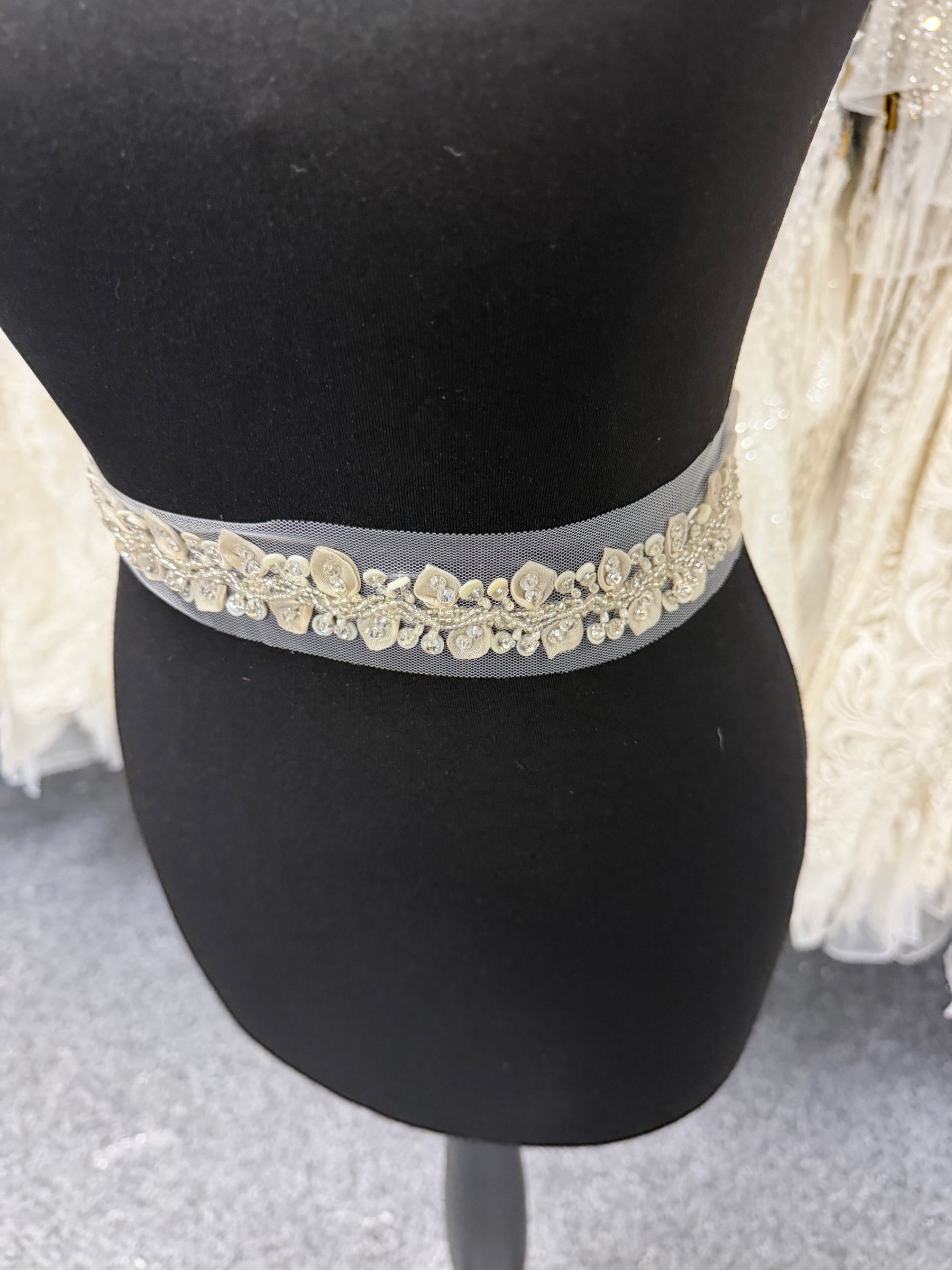 Ivory/Silver 3D Crystal Beaded Edging - T518