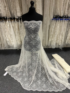 Ivory Raschel Lace - P368