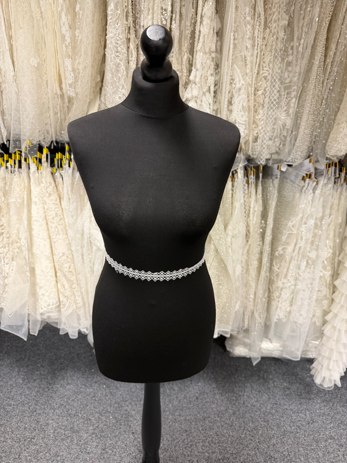 Ivory Embroidered Lace Trim - T936