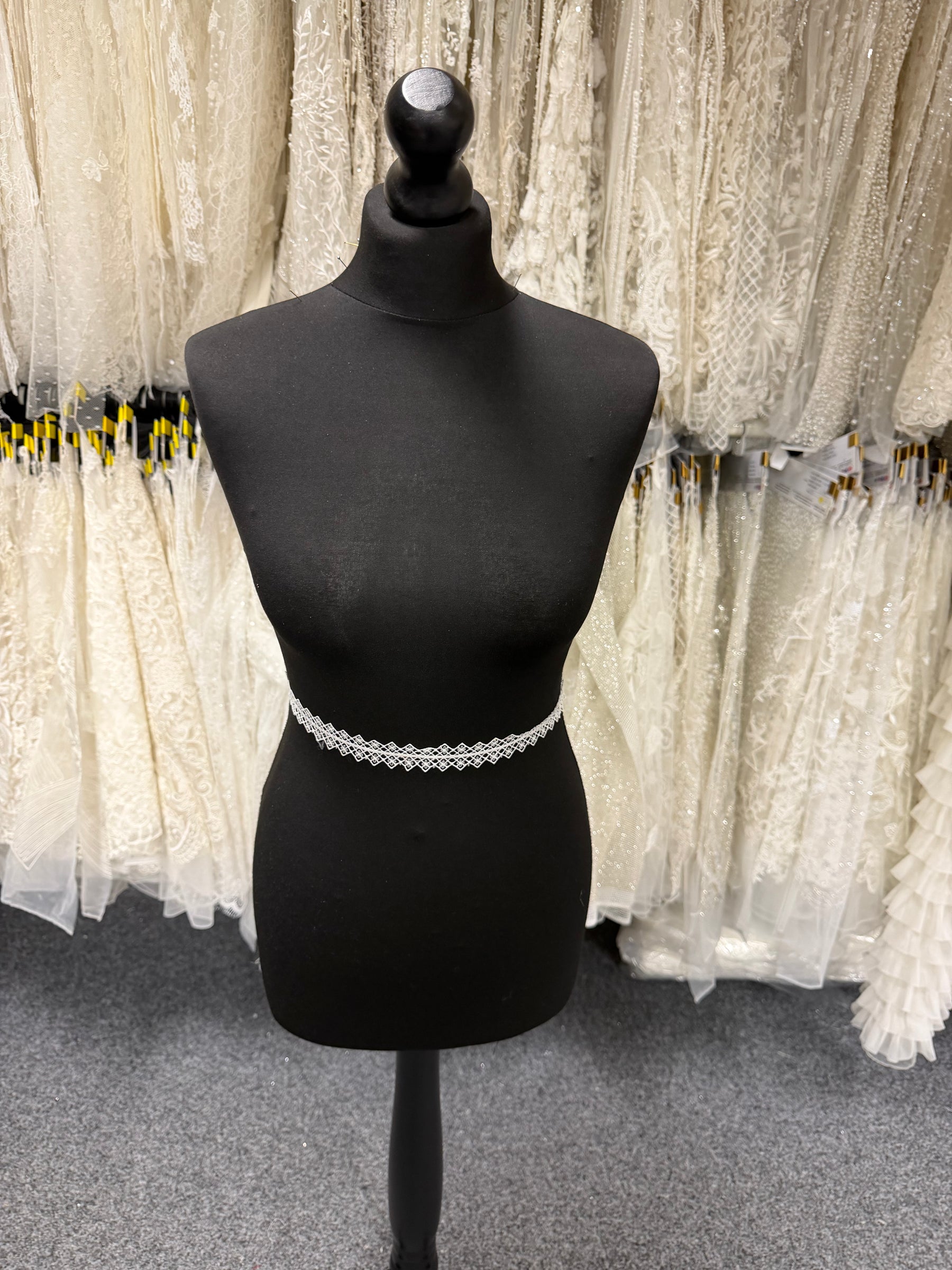 Ivory Embroidered Lace Trim - T936