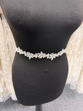 Ivory Guipure Lace Trim - T981