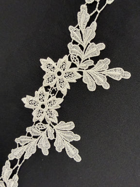 Ivory Guipure Lace Trim - T552