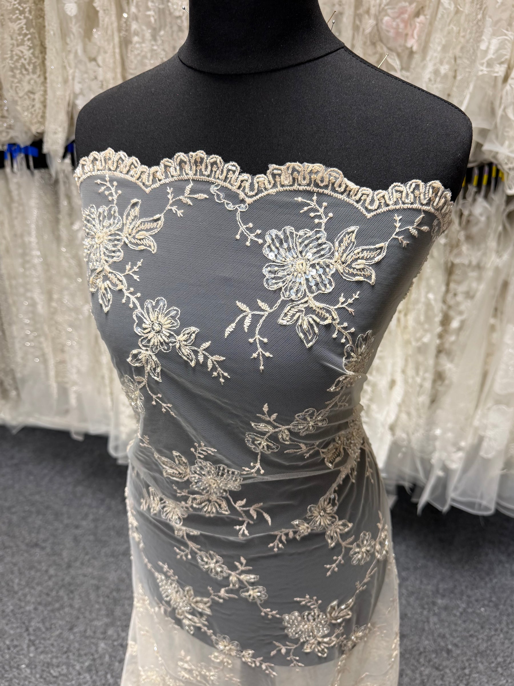 Champagne Beaded Lace – P509