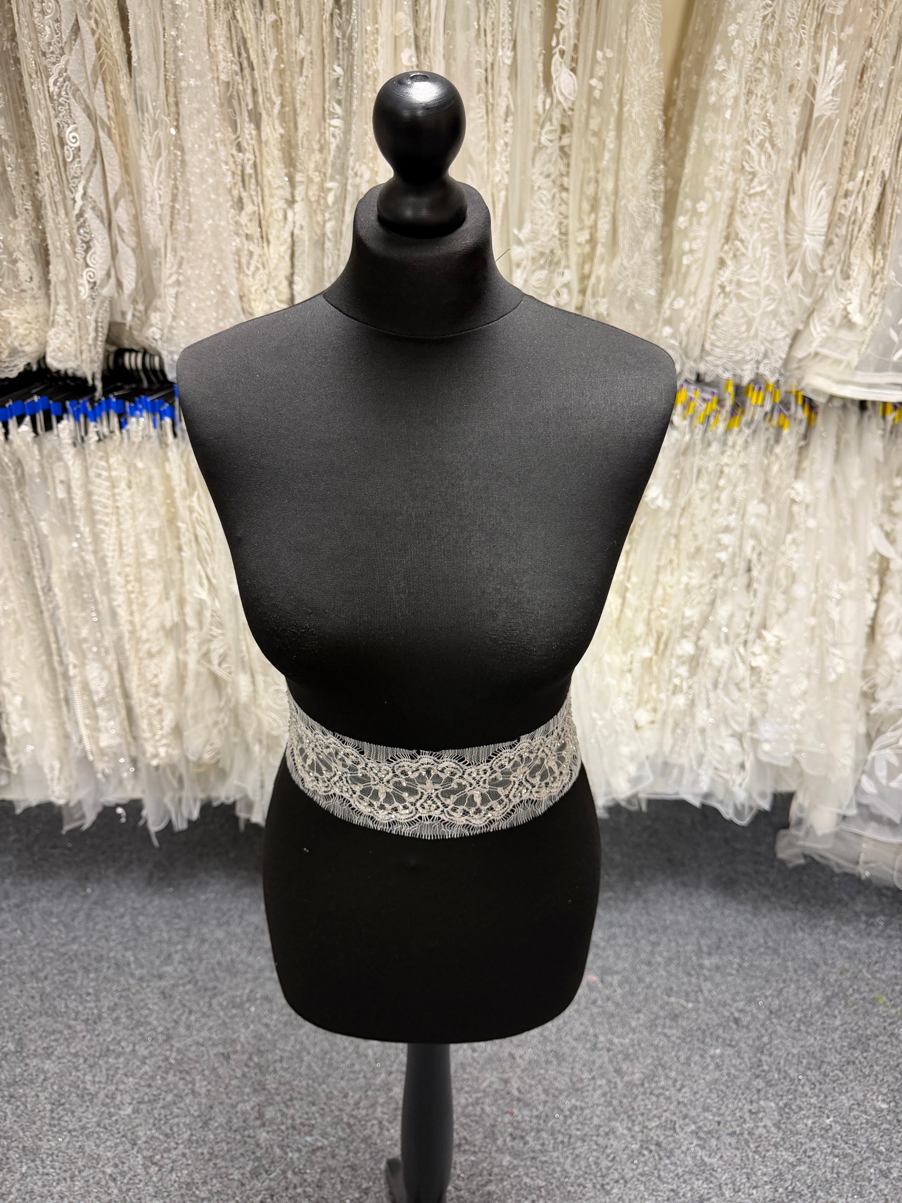 Ivory Crystal Beaded French Chantilly Edging - T176