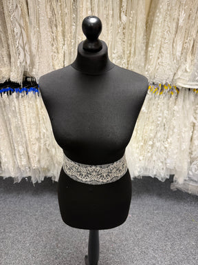 Ivory Crystal Beaded French Chantilly Edging - T176