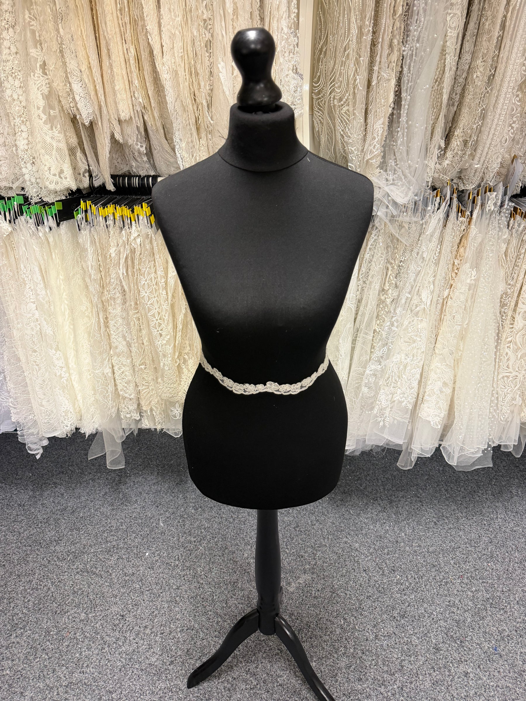 Ivory Corded Beaded Sequin Edging - T299
