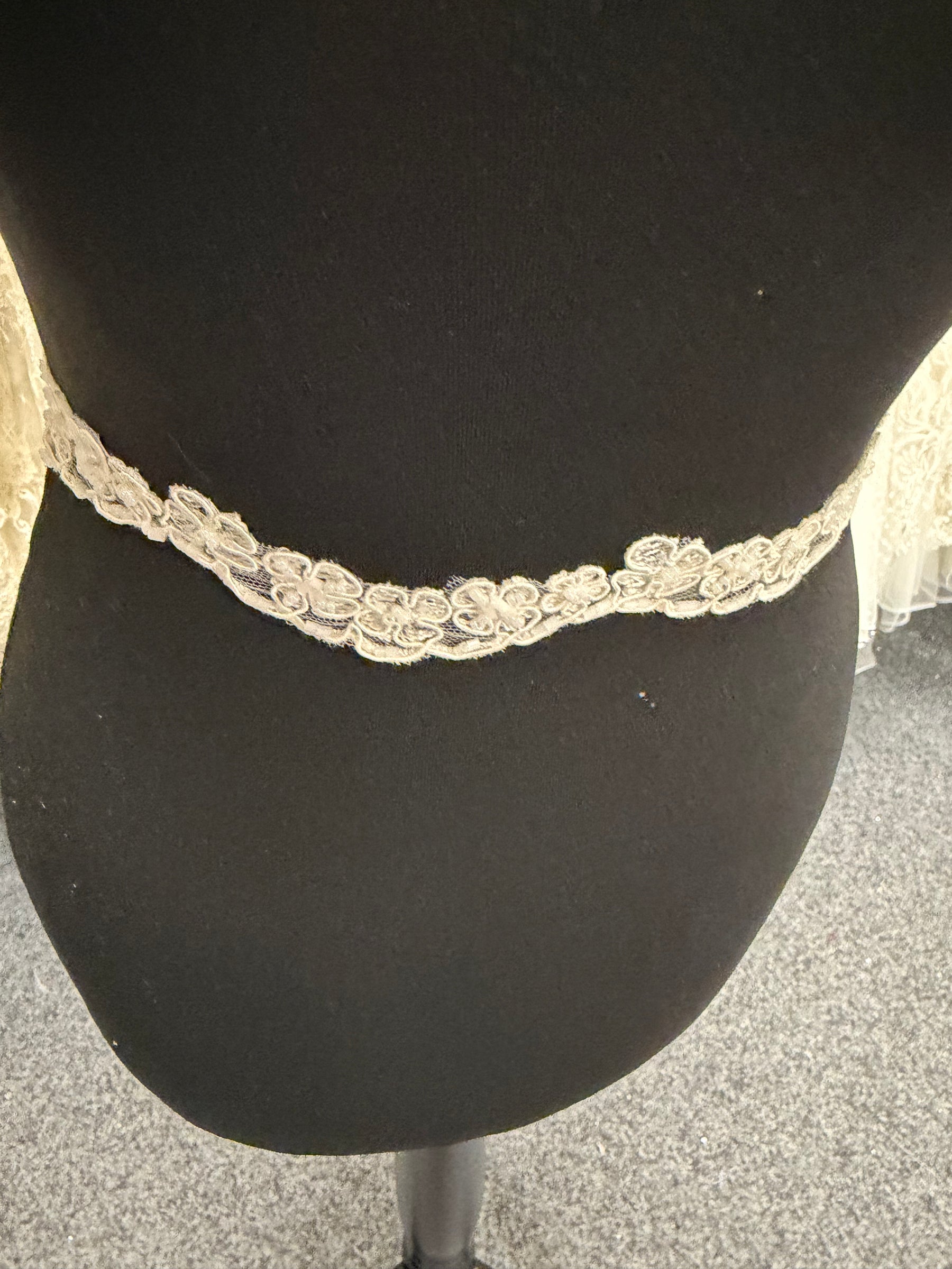 Ivory Corded Beaded Sequin Edging - T299