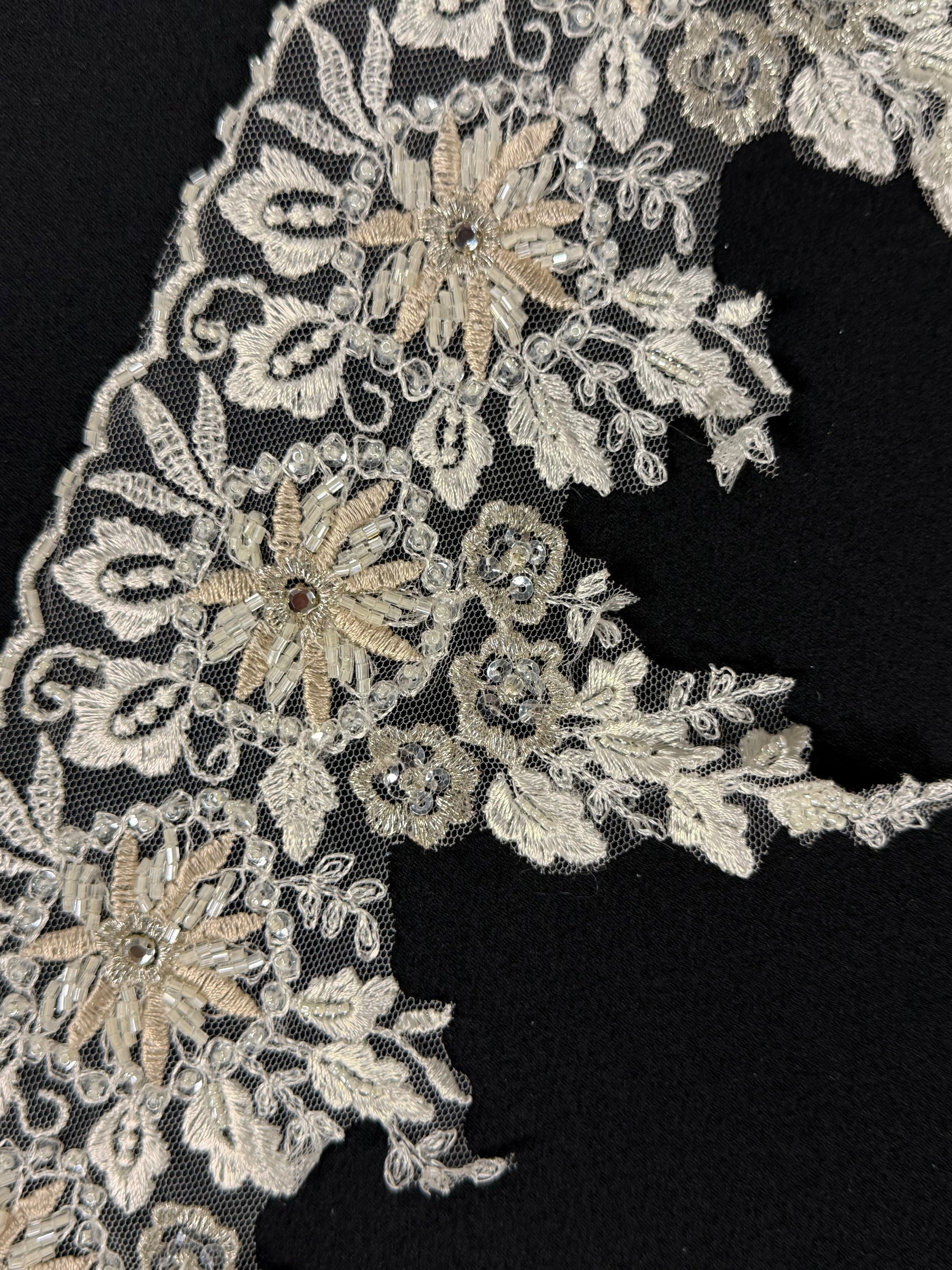 Ivory/Champagne Beaded Sequin Edging - T133