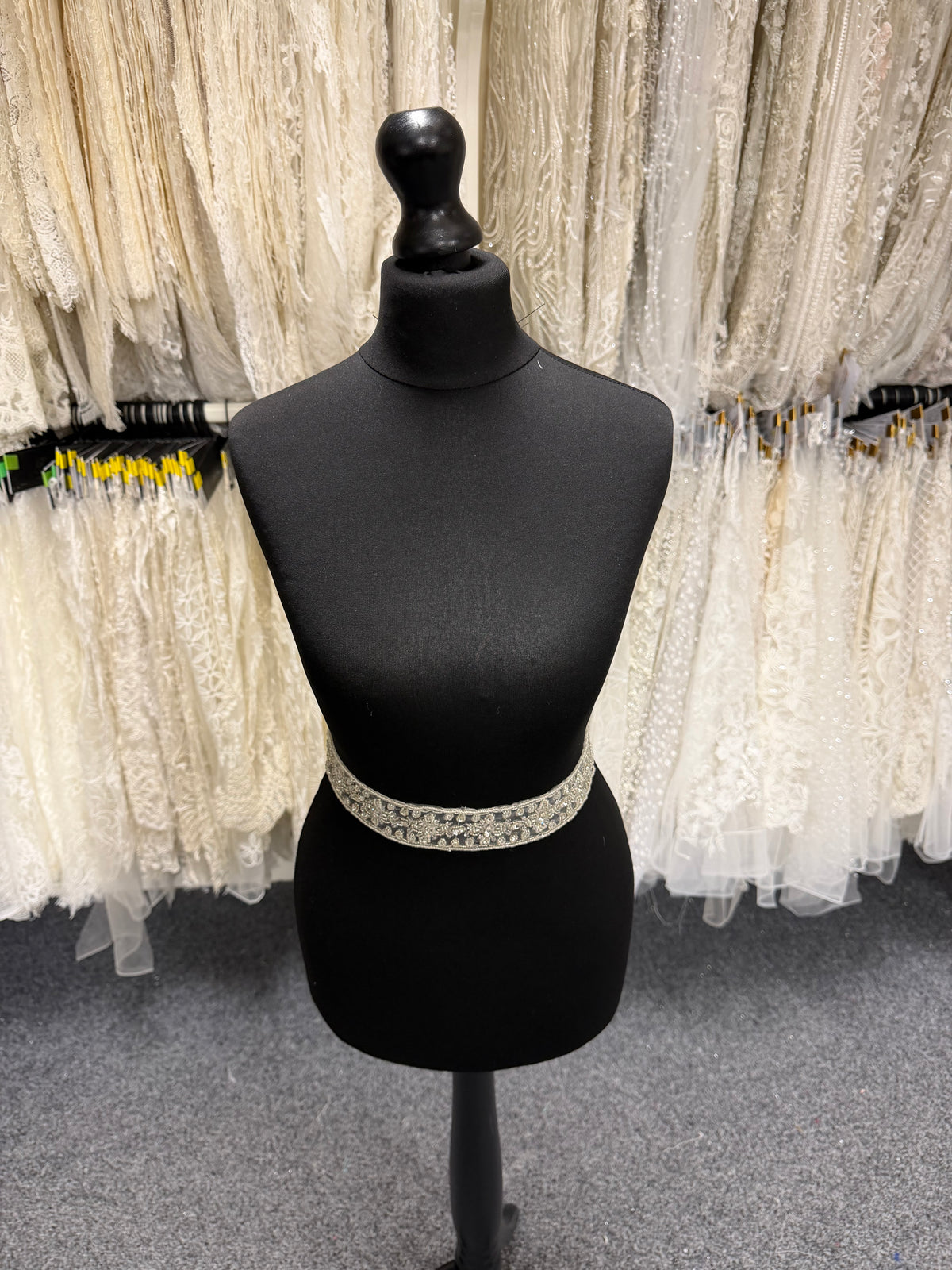 Ivory/Crystal Beaded Crystal Edging - T161