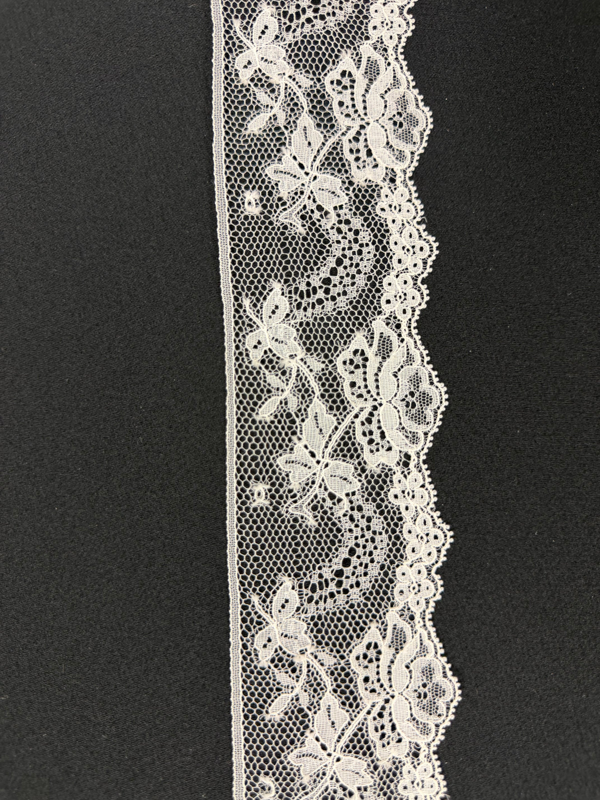 Ivory French Lace Edging - T178