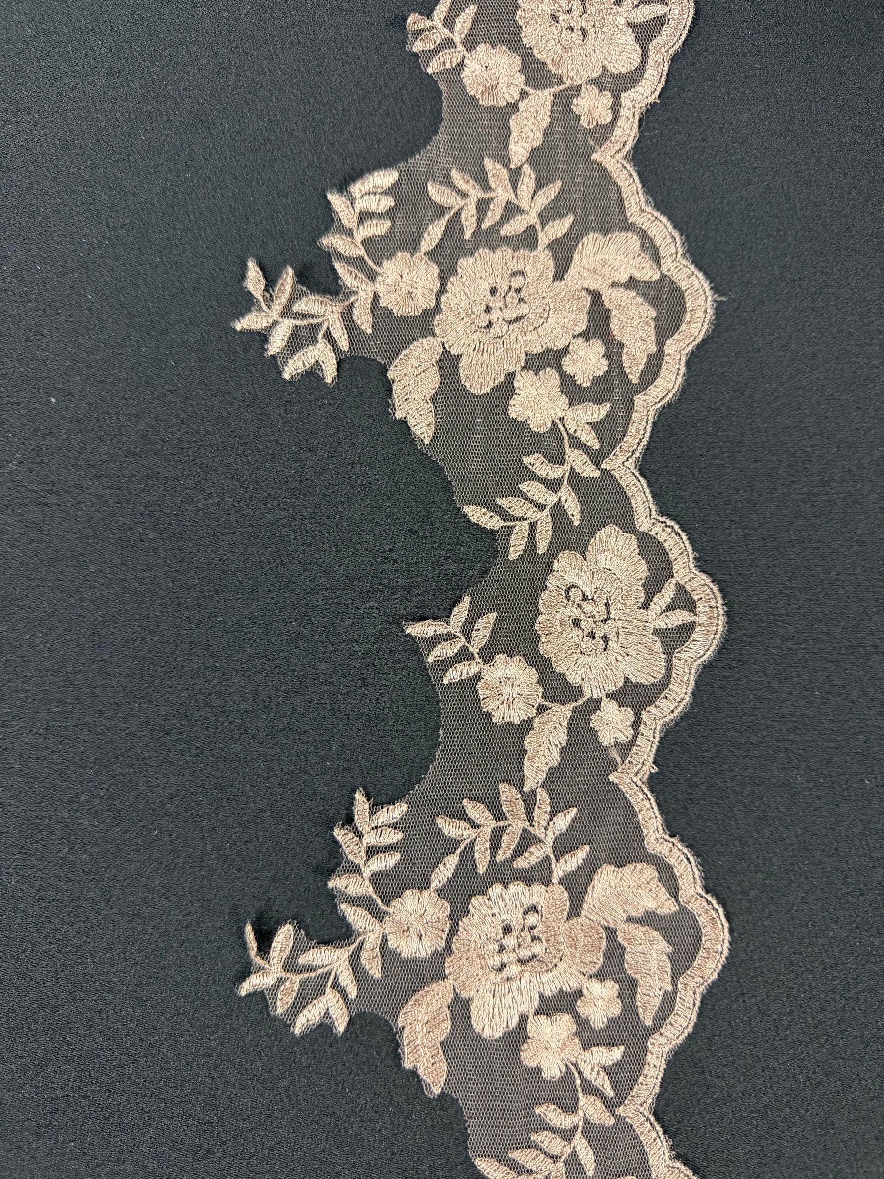 Mid Cocoa Embroidered Edging - T131
