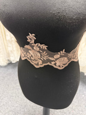 Mid Cocoa Embroidered Edging - T131