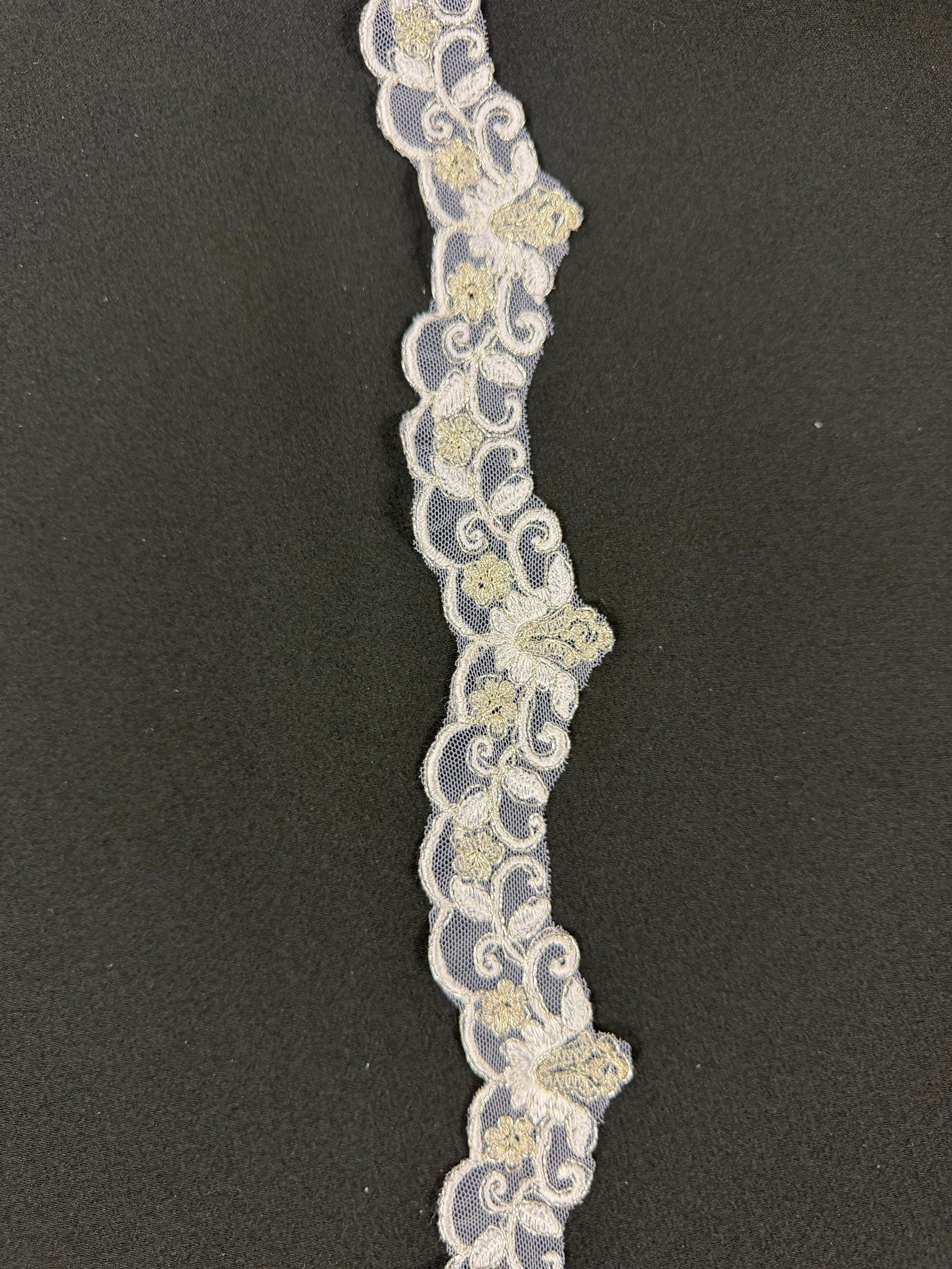 White/Silver Edging - T297