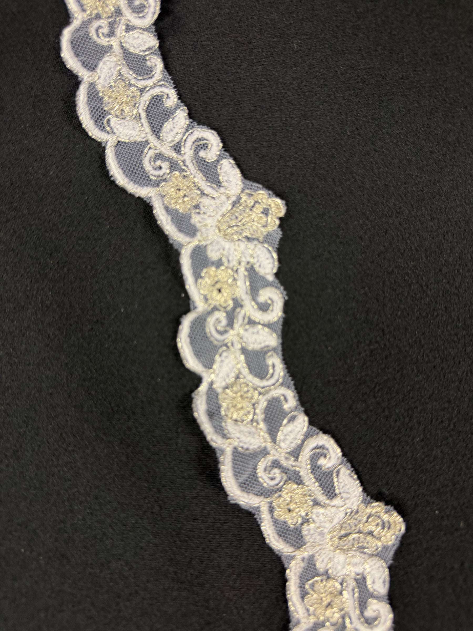 White/Silver Edging - T297