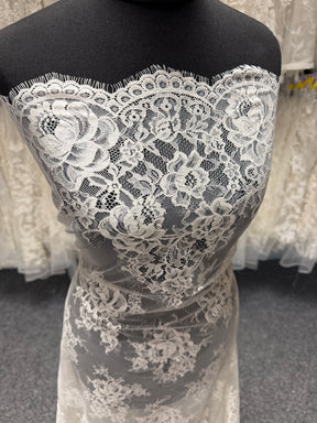 Ivory Raschel Lace - P378