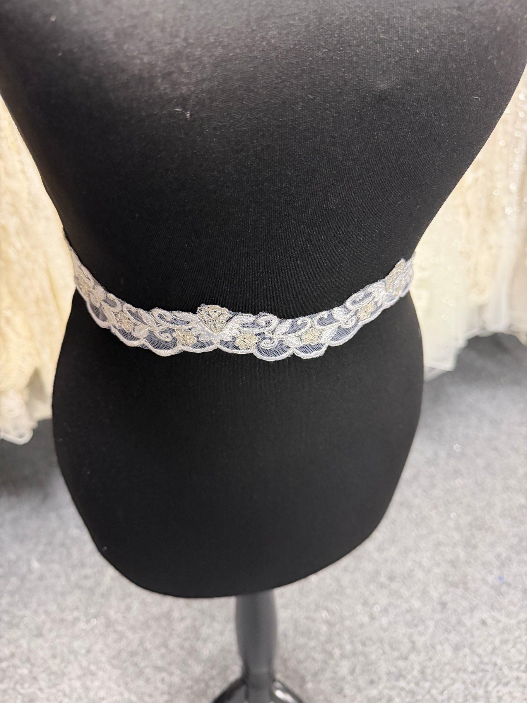 White/Silver Edging - T297
