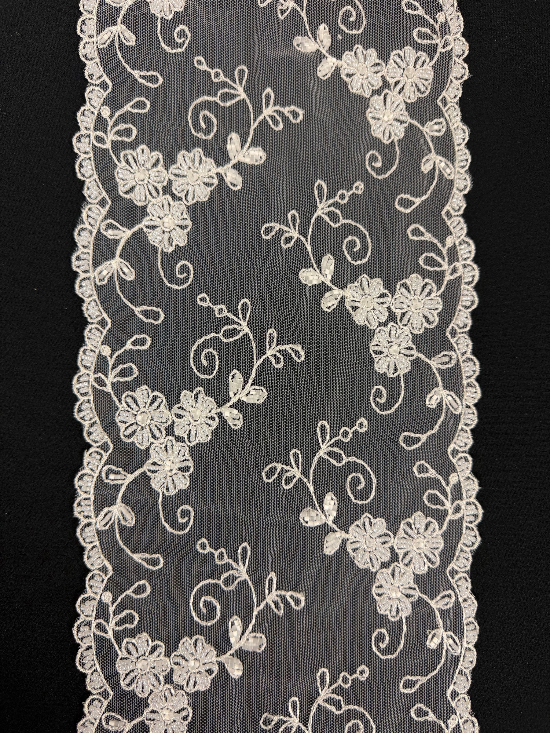 Ivory Beaded Edging - T31