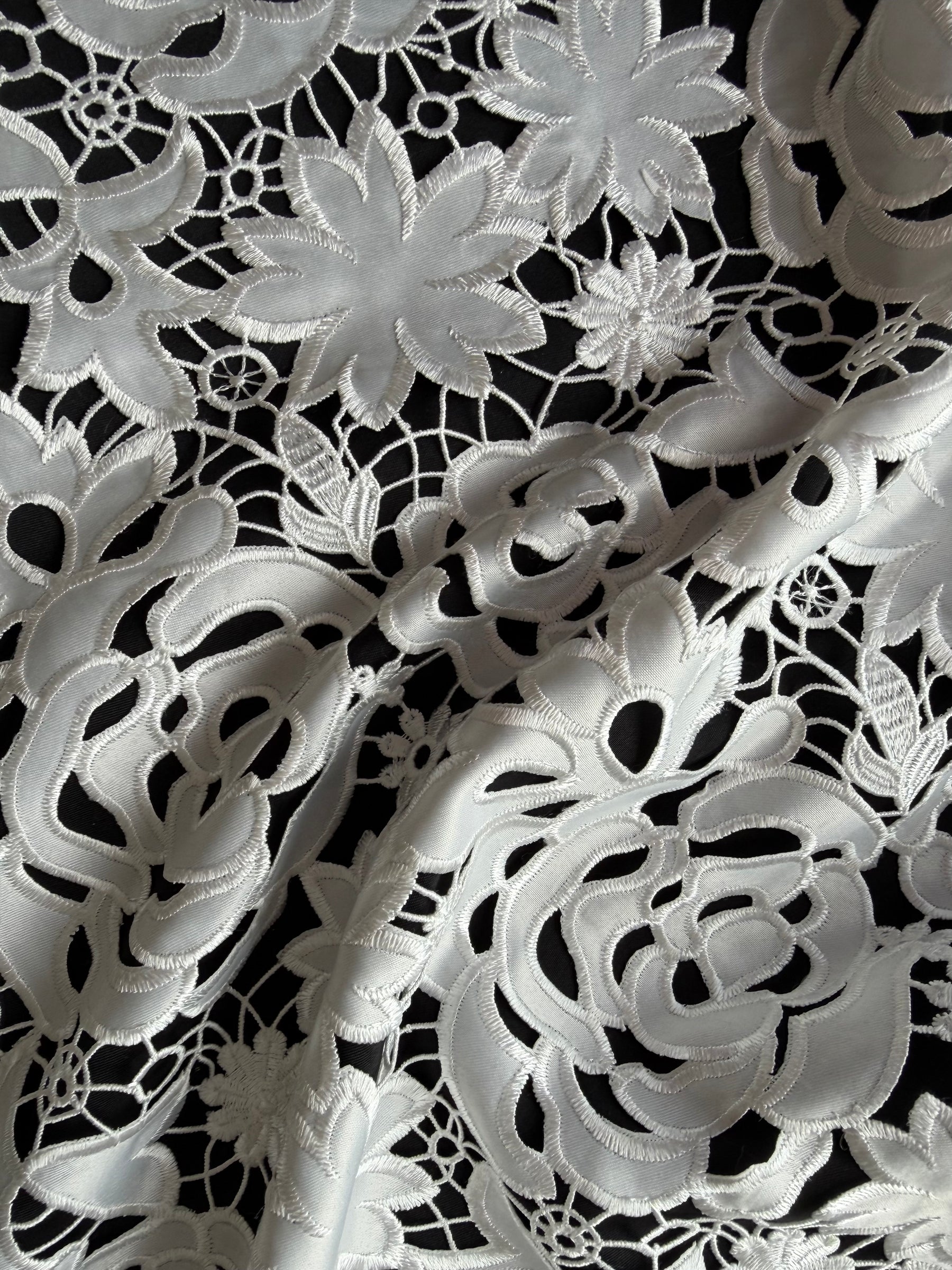 Ivory Guipure Lace - LB2001