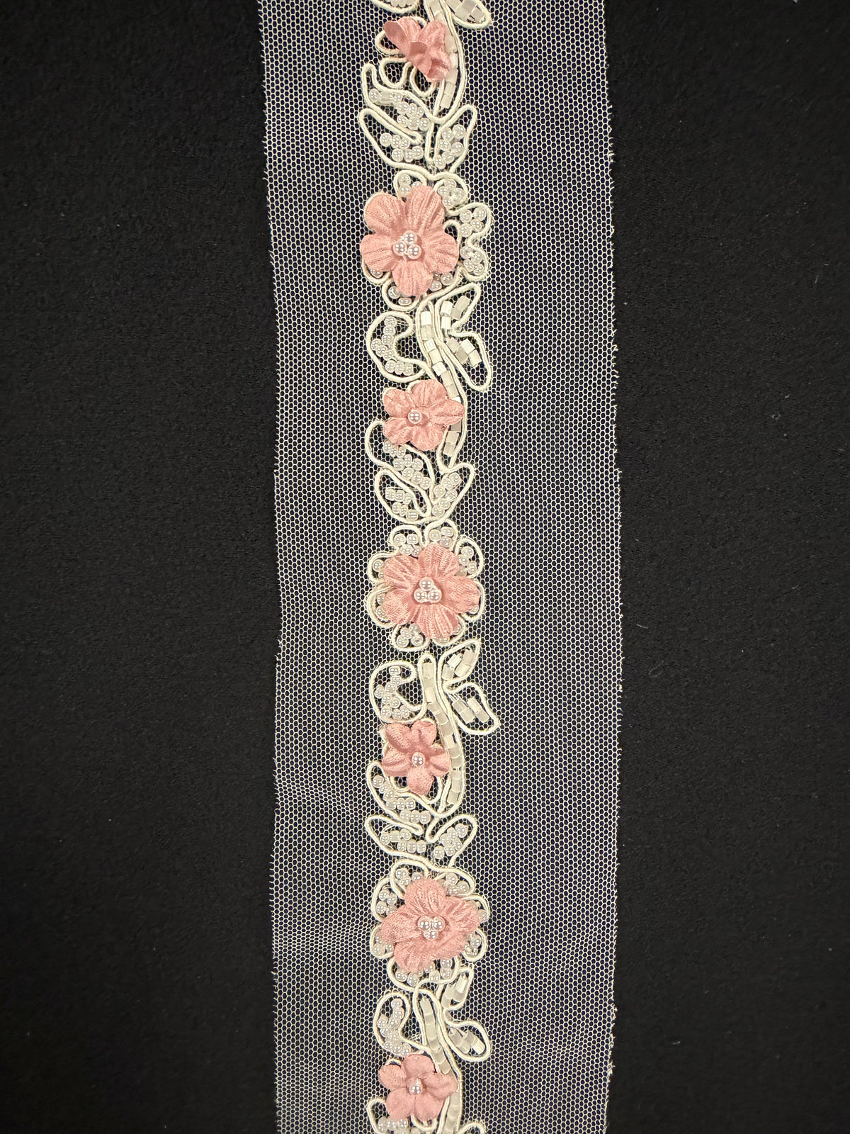 Light Rose Beaded Edging - T51