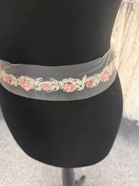 Light Rose Beaded Edging - T51