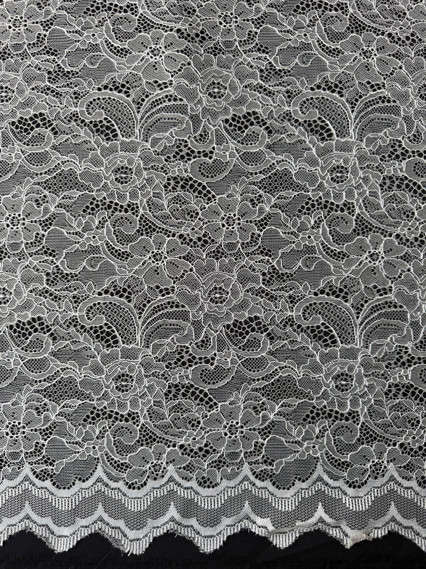 Champagne Raschel Lace - P412