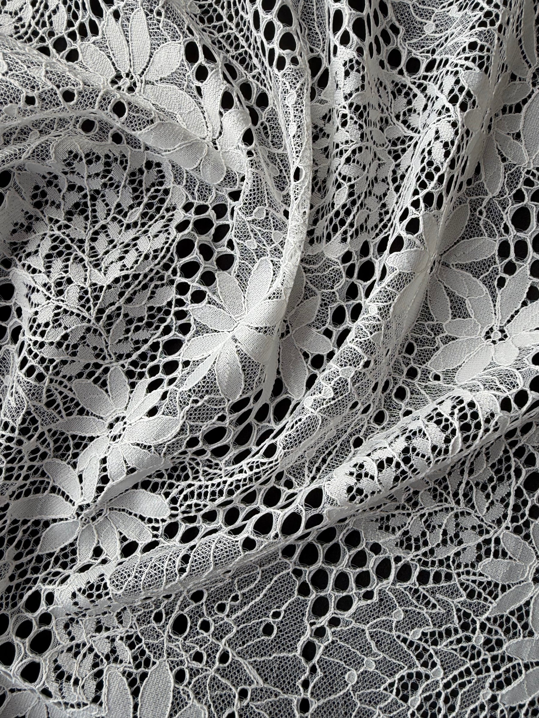 Ivory Lace - LA1013