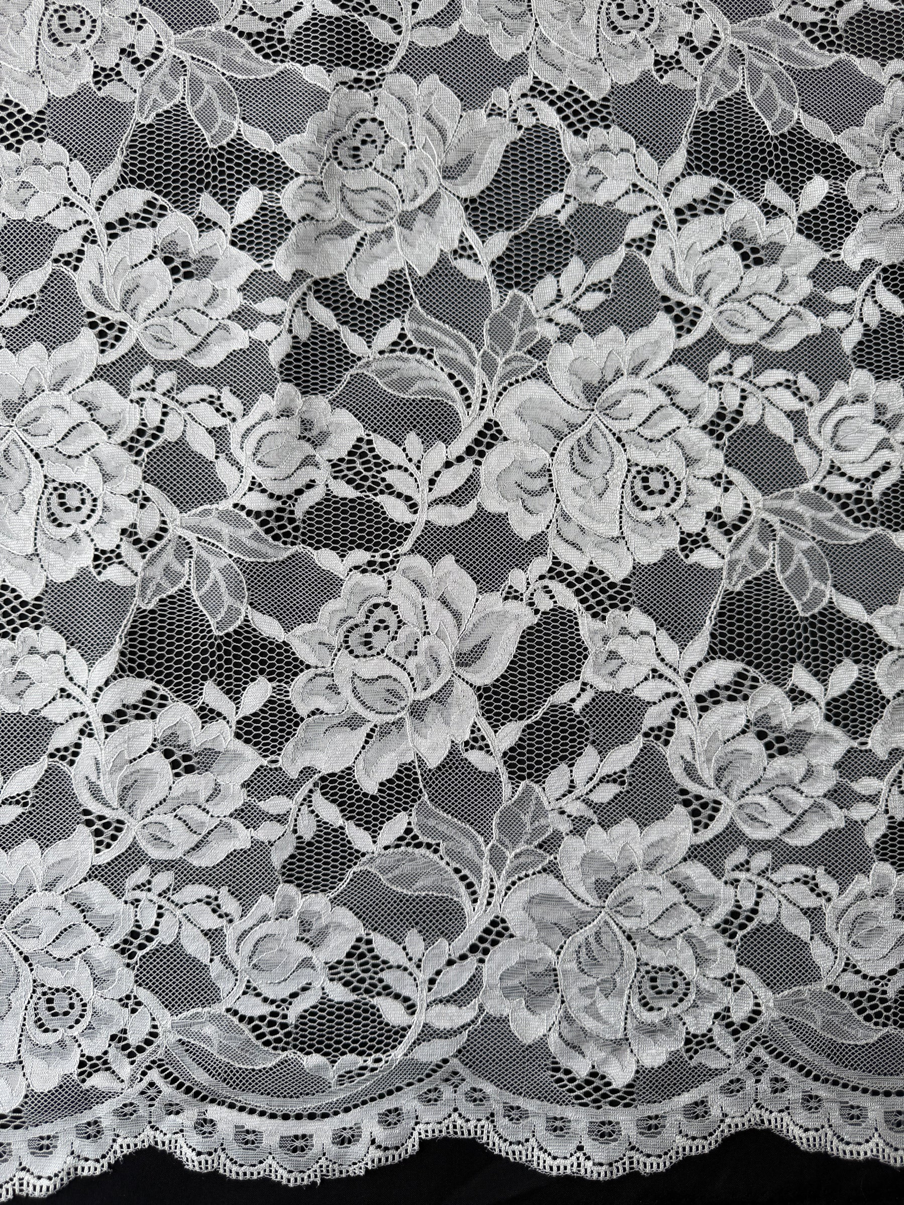 Ivory Raschel Lace - P212