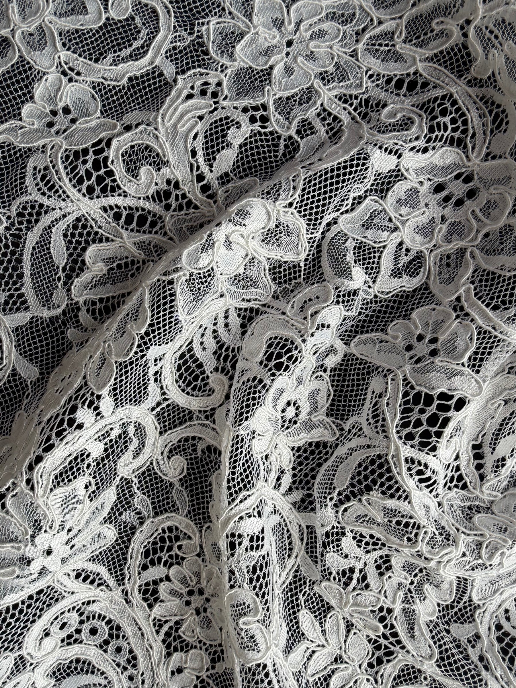 Ivory Corded Lace - P633