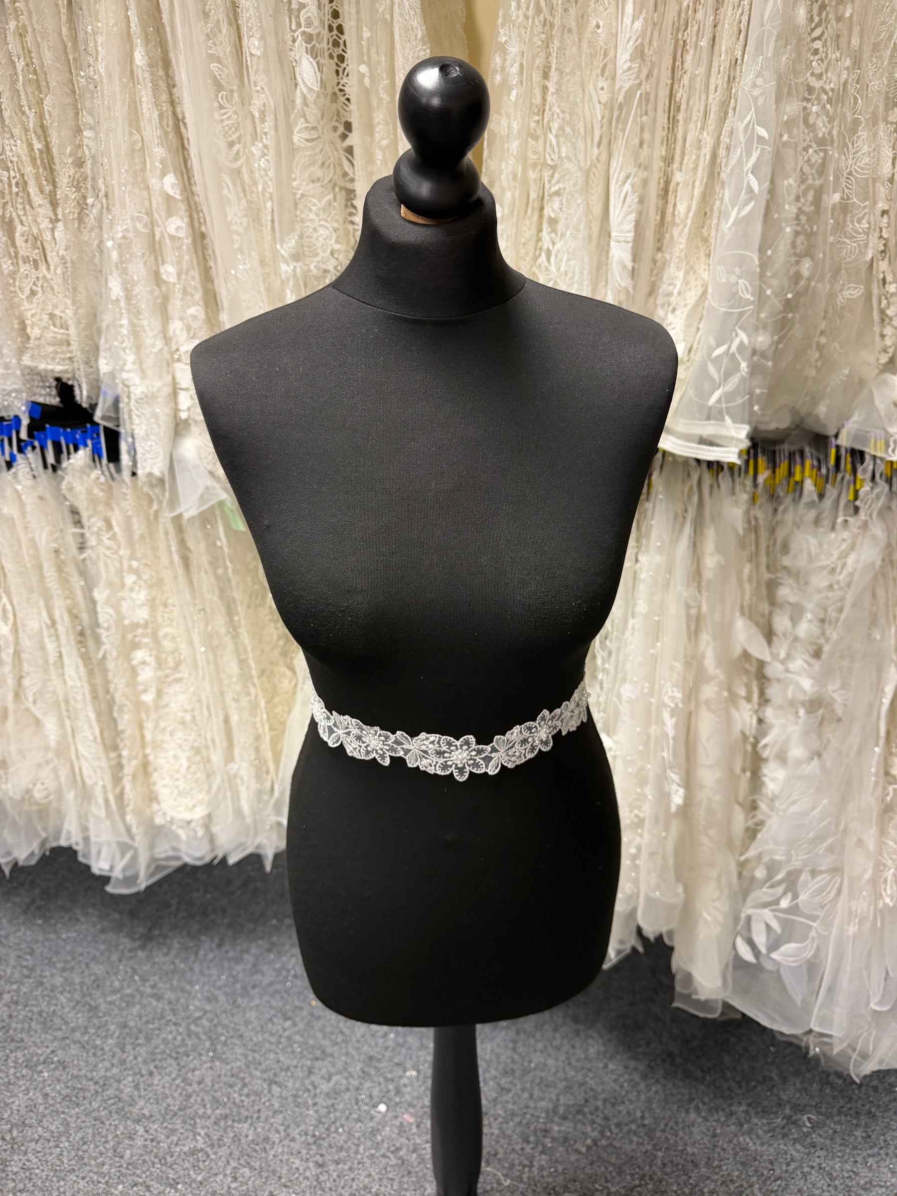 Ivory Beaded Sequin Edging - T12