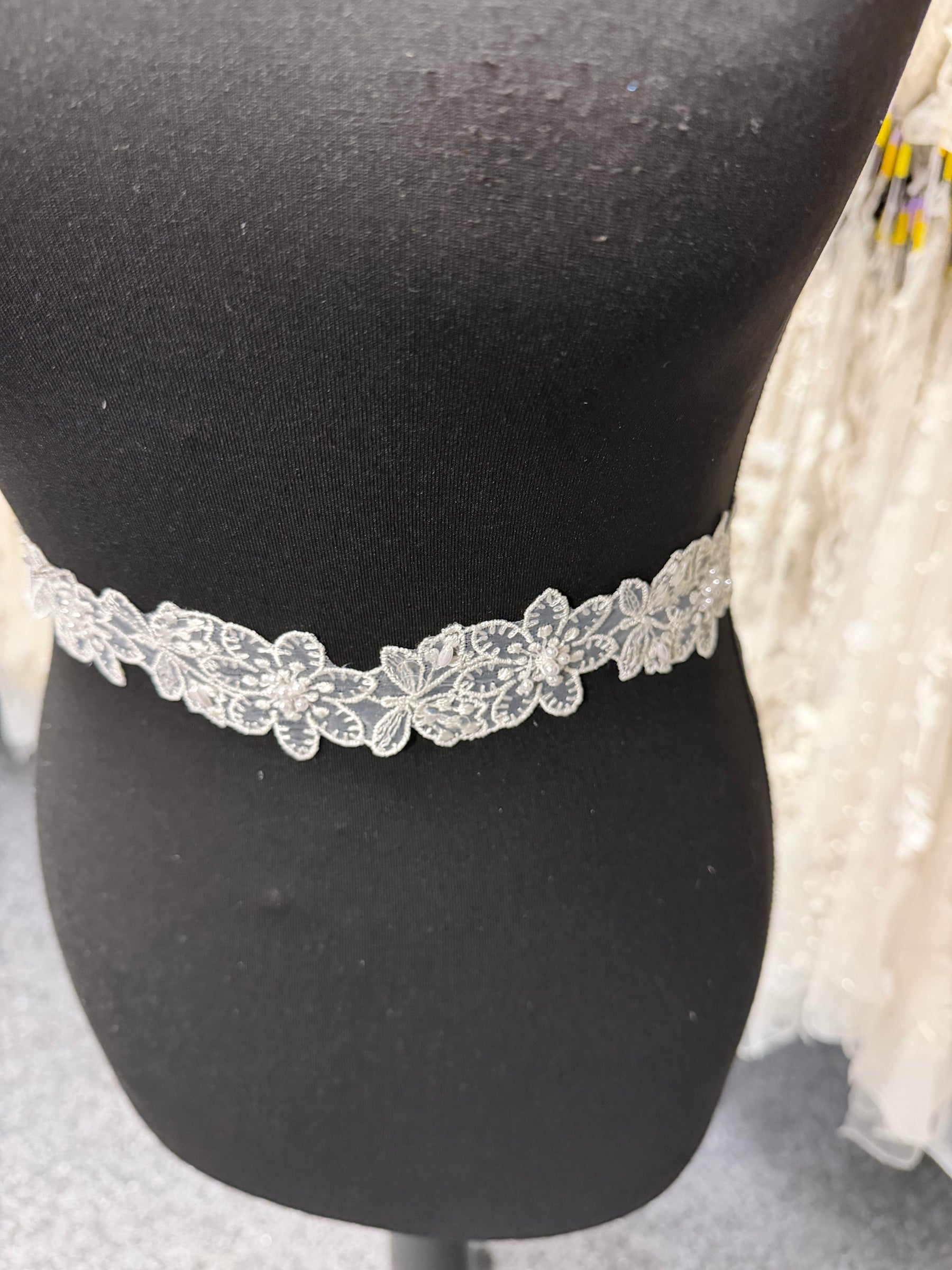 Ivory Beaded Sequin Edging - T12