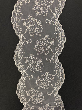 Silver/Ivory Beaded Edging - T37