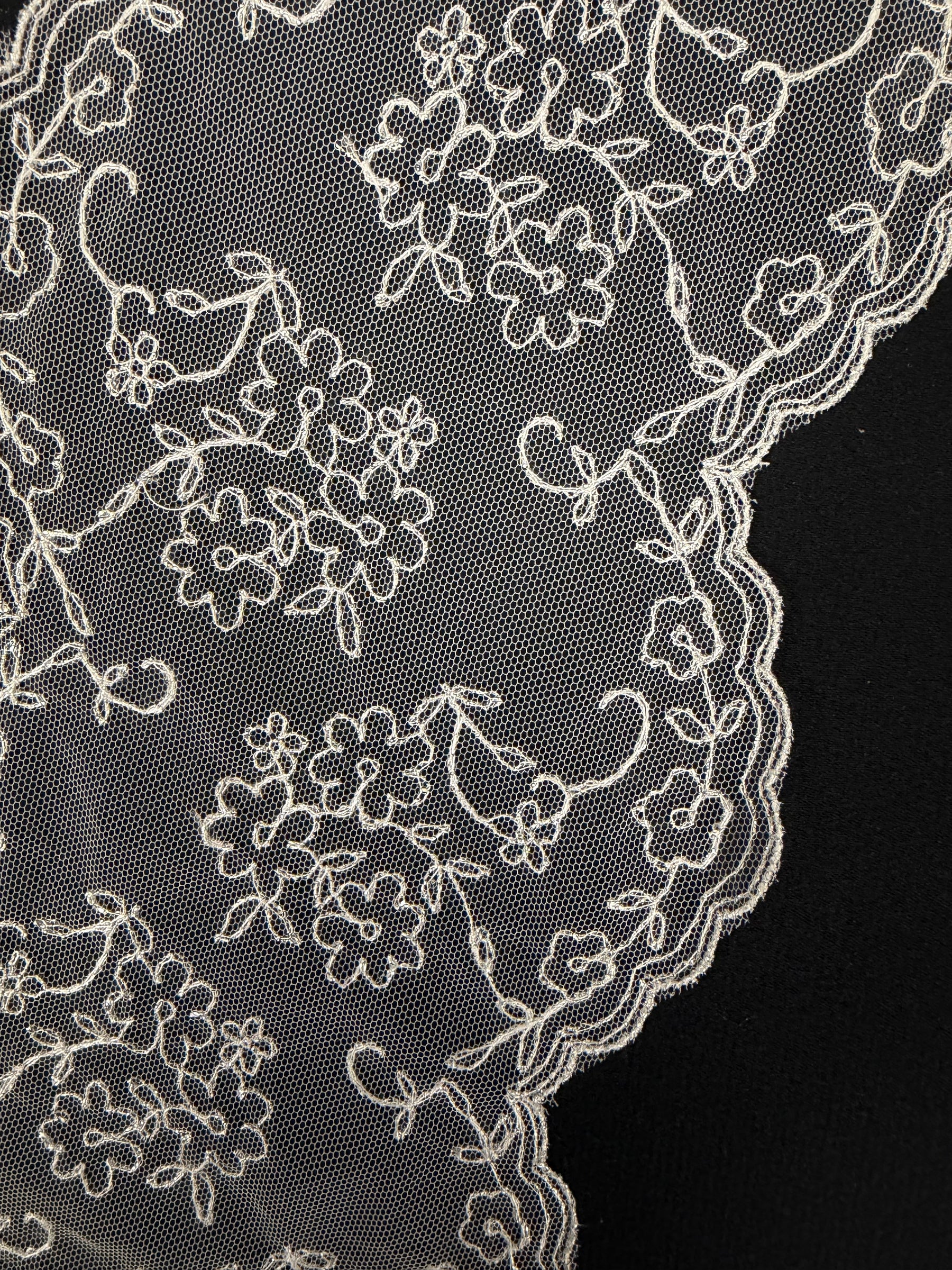 Silver/Ivory Beaded Edging - T37