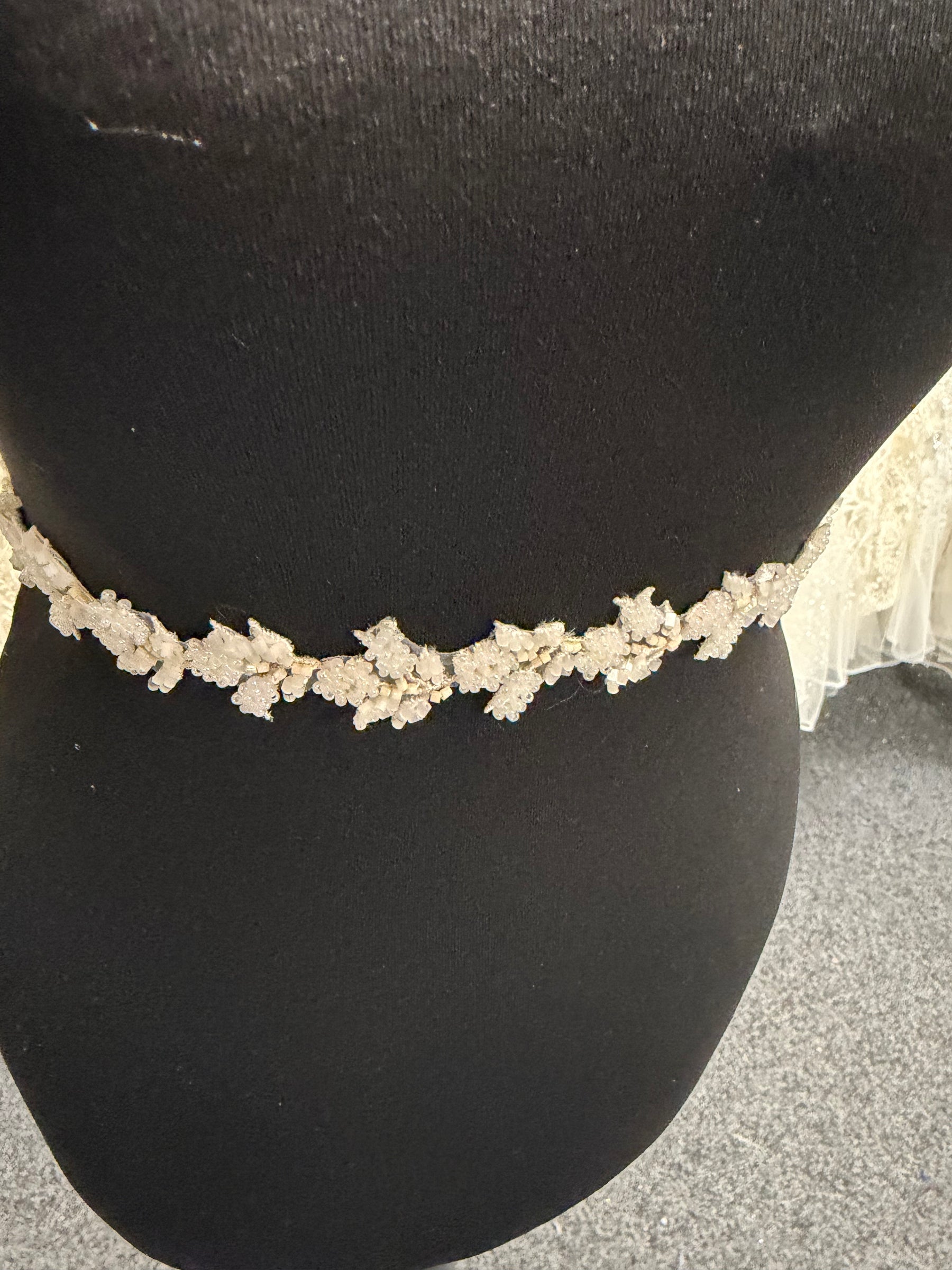Ivory/Champagne Beaded Edging - T6