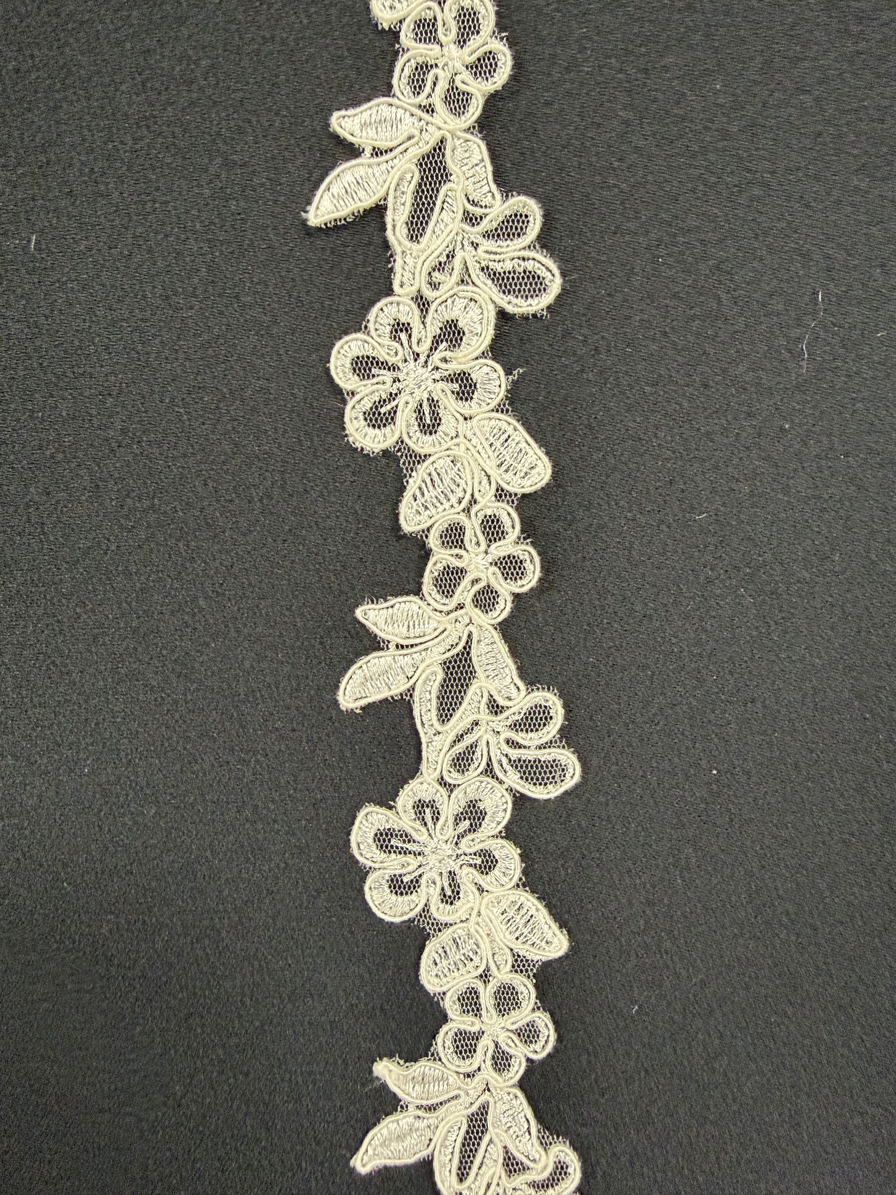 Ivory Corded Edging - T91