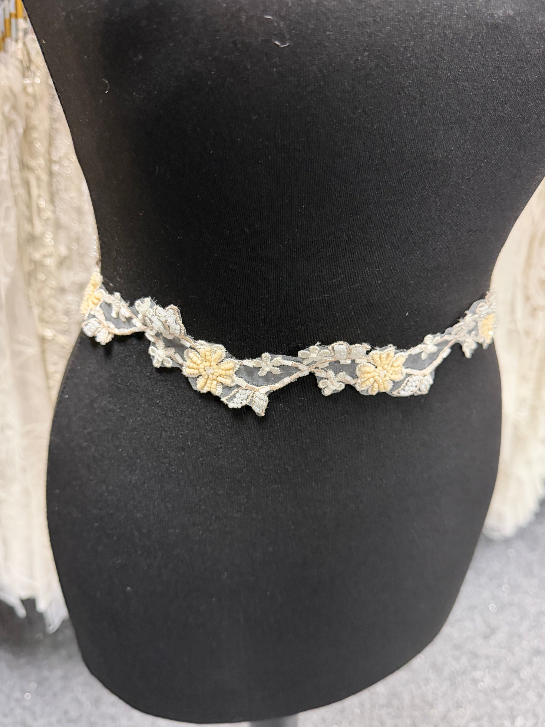 Champagne/Ivory Beaded Edging - T93