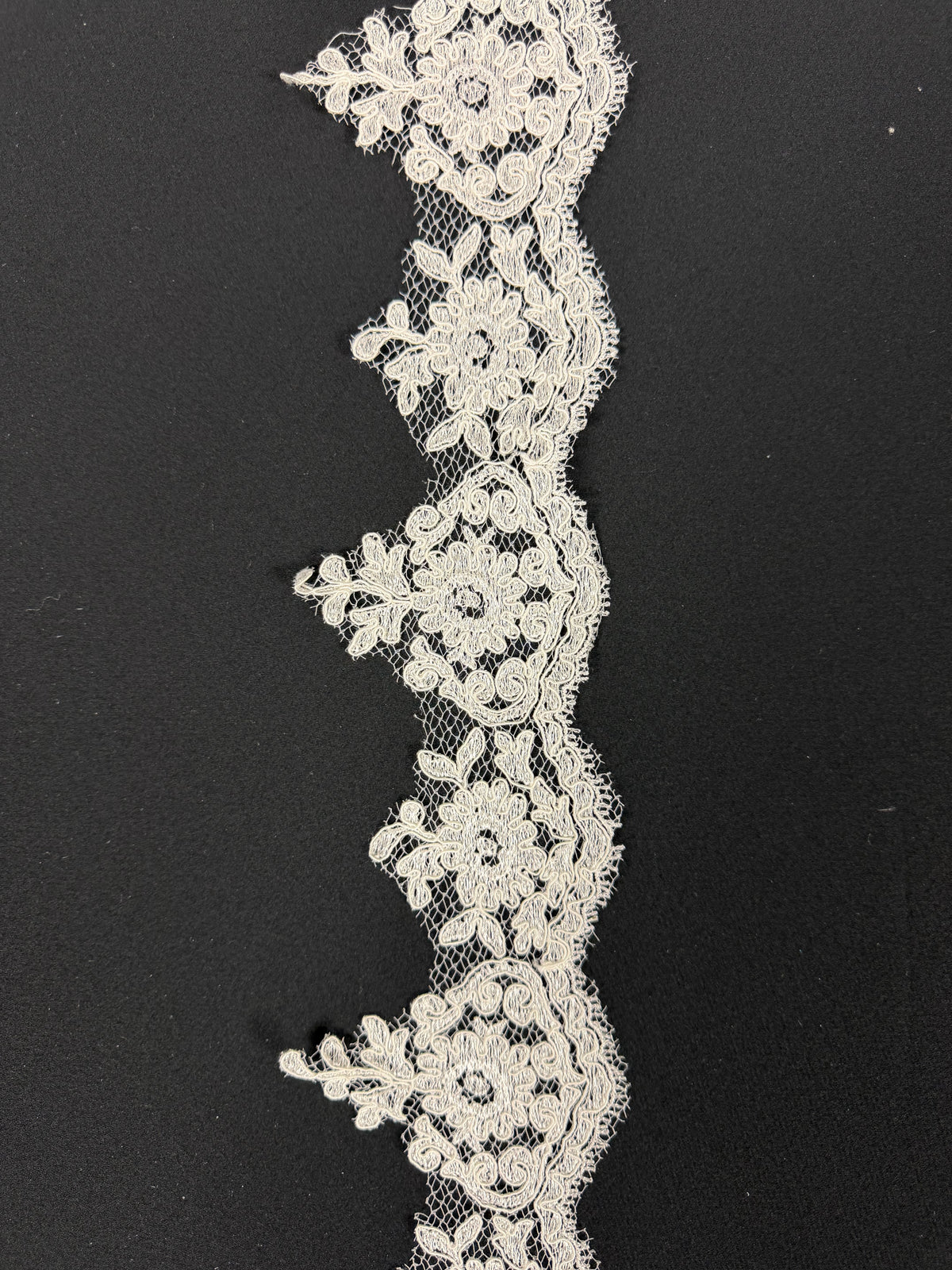 Ivory Corded Edging - T94